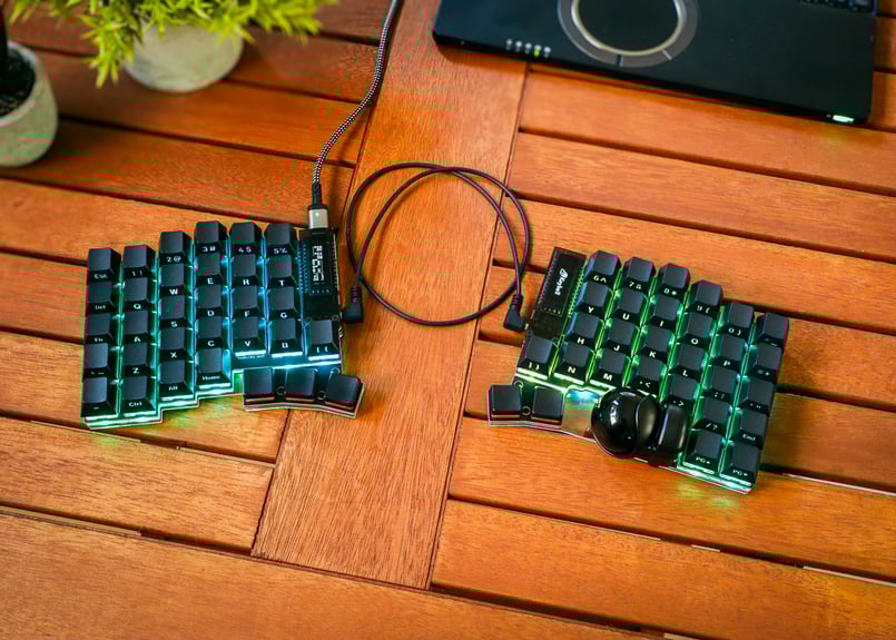 Keyball61 黒／白 | Shirogane Lab