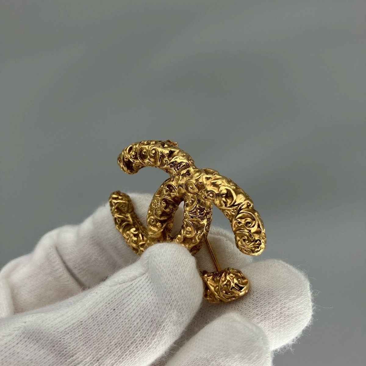 CHANEL (シャネル) ヴィンテージ ココマーク 溶岩 ブローチ | Cattleya