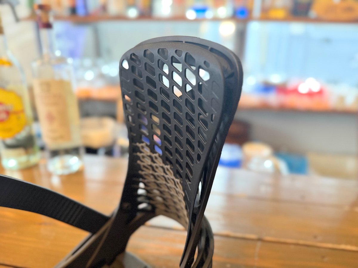 Burton Genesis X Black Matt M | MAGICISLAND