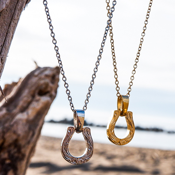 ホースシューネックレス｜ミドルサイズ｜ハワイアンジュエリー | MELIA