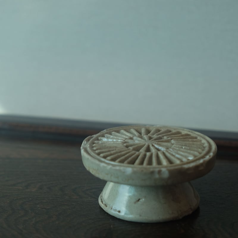 李朝 白磁餅型 李氏朝鮮時代 | gallery & boutique 雪月花