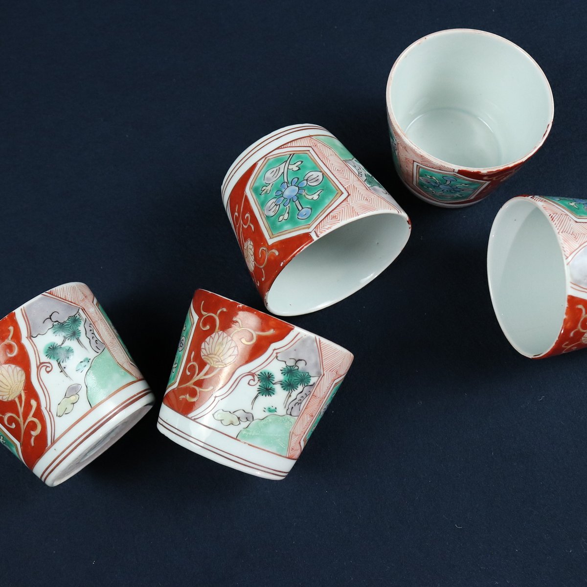 104 伊万里焼 蕎麦猪口 文花 金彩色絵 江戸時代 | 三梨 art and antiques