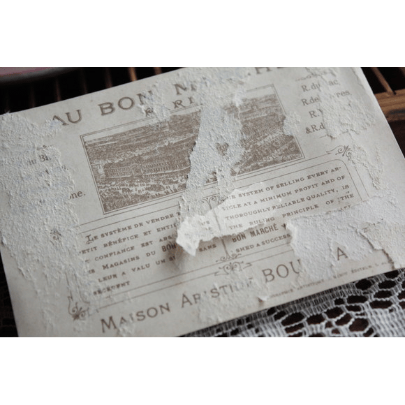 フランスアンティーク ボンマルシェのクロモス いつ帰ってくるのかな