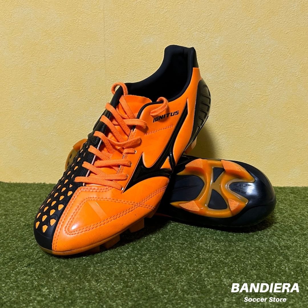 MIZUNO ミズノ サッカースパイク ウェーブ イグニタス 4 MD（オレンジ