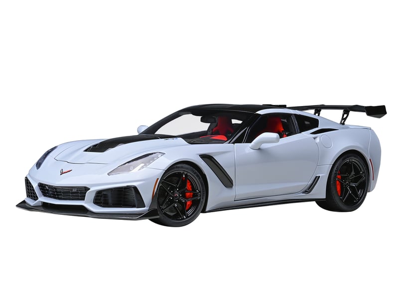 AUTOart 1/18 シボレー コルベット （C7） ZR1 （グレー・メタリック