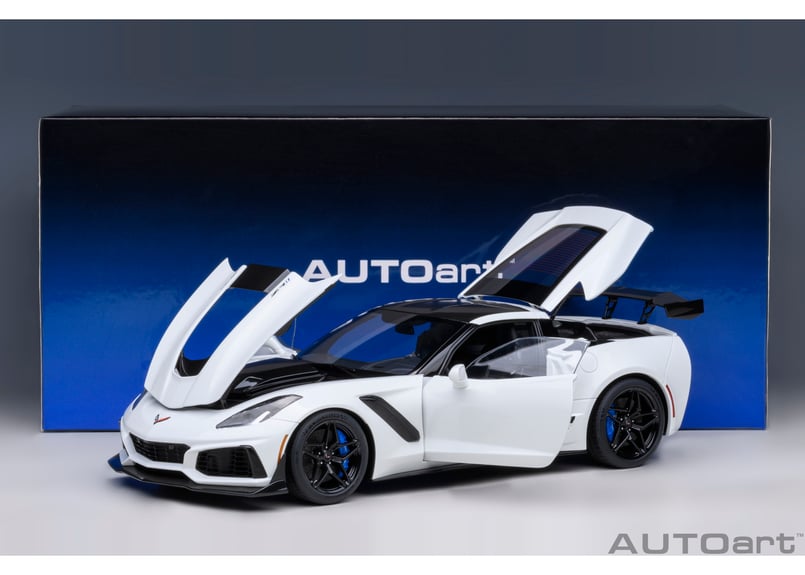 AUTOart 1/18 シボレー コルベット （C7） ZR1 （ホワイト） 71270 |