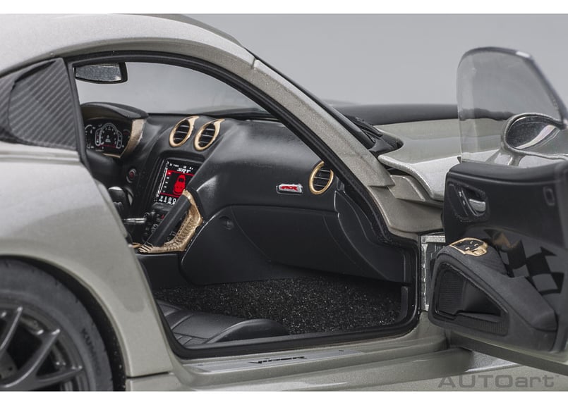 AUTOart 1/18 ダッジ バイパー ACR （メタリック・シルバー／ブラック