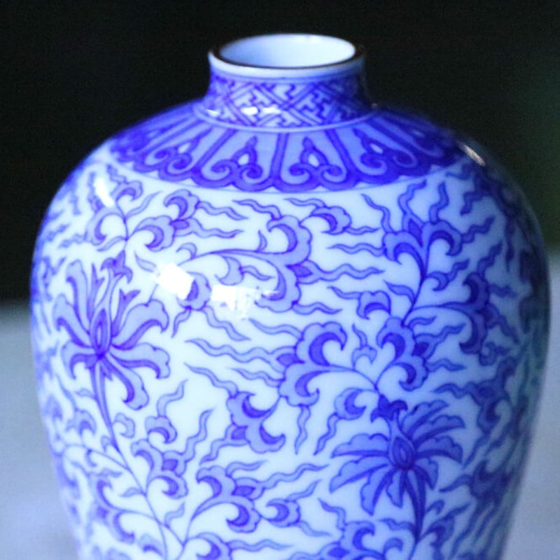 染付花唐草文花瓶 | 辻精磁社 つじのくら