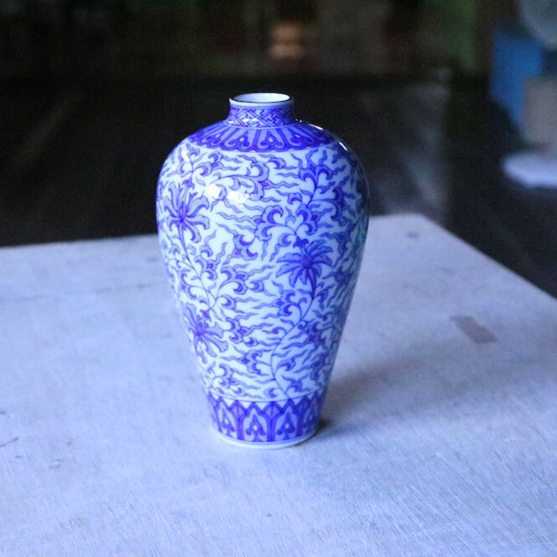 染付花唐草文花瓶 | 辻精磁社 つじのくら