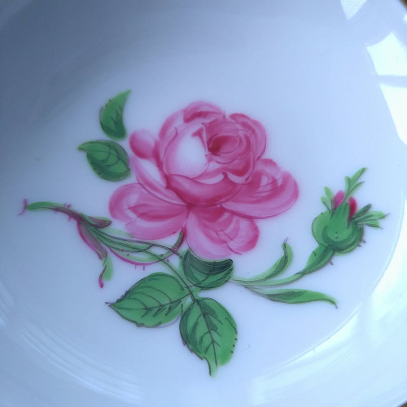 Meissenマイセンピンクのバラのバタープレート直径約8㎝D、高さ約2㎝H