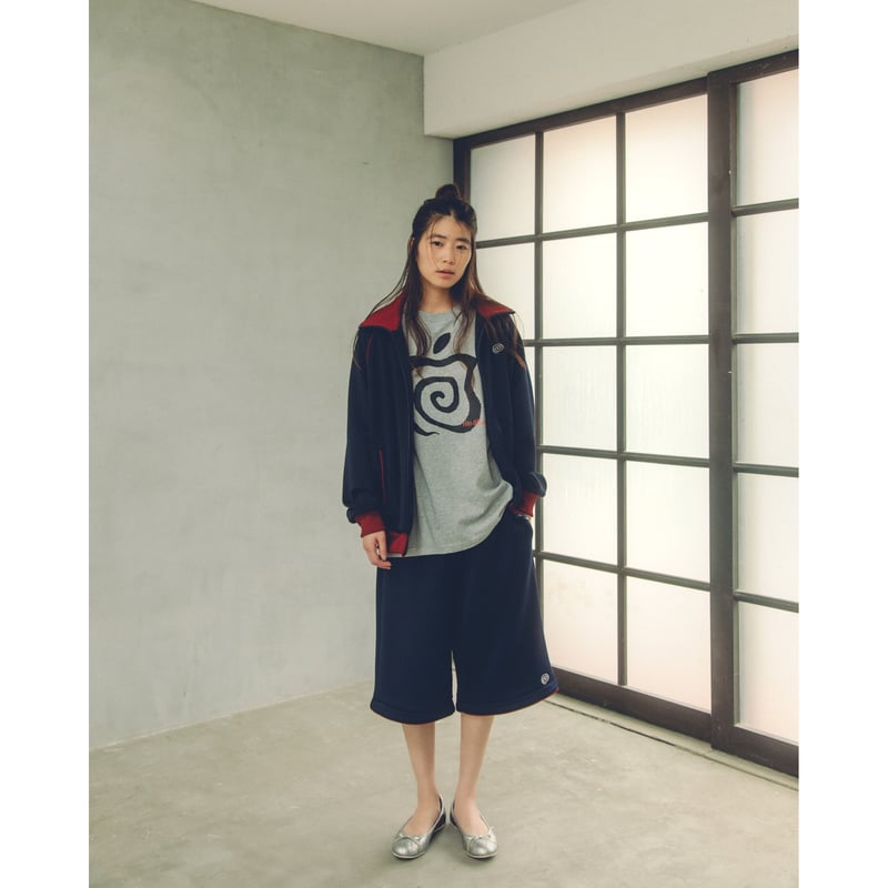 SOL soonerorlater / APPLE TEE / BLACK | Sophomore