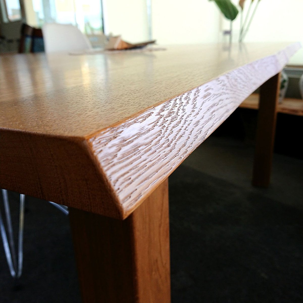 柏木工＞ 国産ナラ無垢材のダイニングテーブル (新古品) | FUJIWAKAYAMA