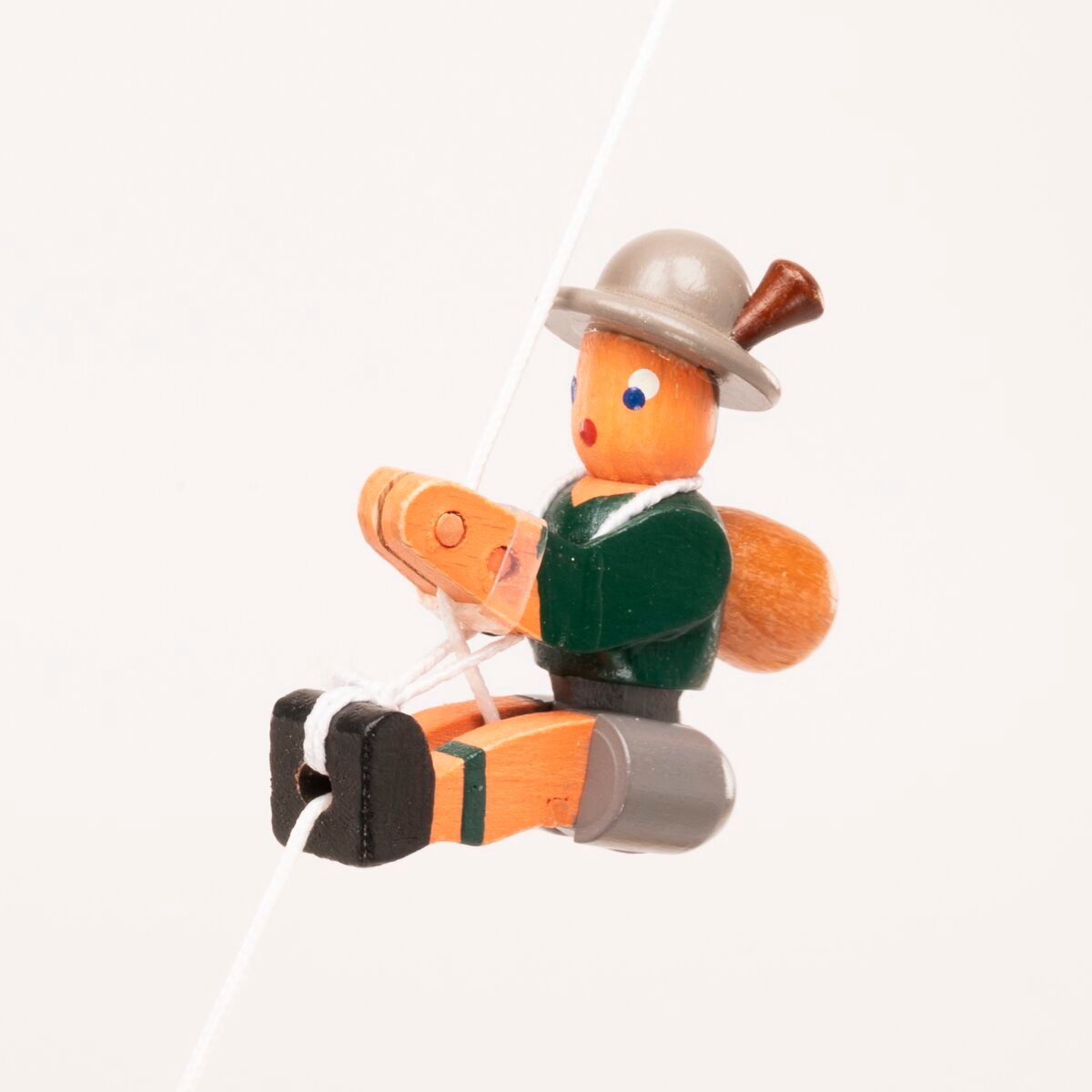 ドイツ ザイフェン 人形 緑のシャツ 紐上り人形 木製 | こぐま舎