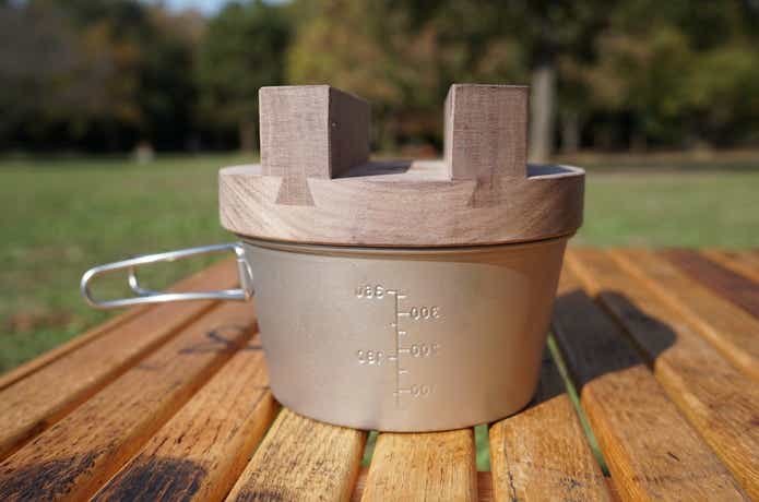 シェラカップが “かまど” になる魔法のアイテム「OKAMADON」が便利で