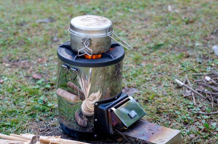 はじめてチャレンジ！】焚き火一筋のキャンパーが「ロケットストーブ