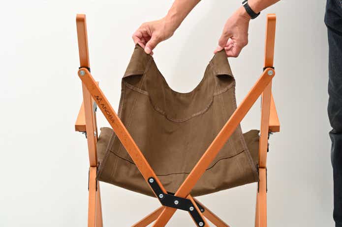 ANOBAの「ひじ掛けつきハイバックチェア」で快適キャンプが叶います