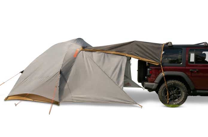 蚊も防ぐタープ、新作カーサイドテントに2人用シュラフも？常識破りな