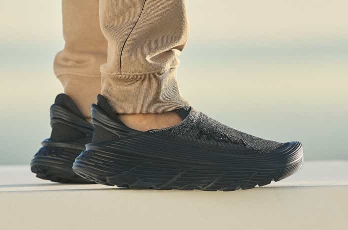 スリッポン、なのに歩きまくっても全然ラク！HOKA（ホカ）の新作