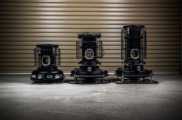 漆黒】いくらなんでもカッコよすぎる。アラジンストーブの別注カラーが