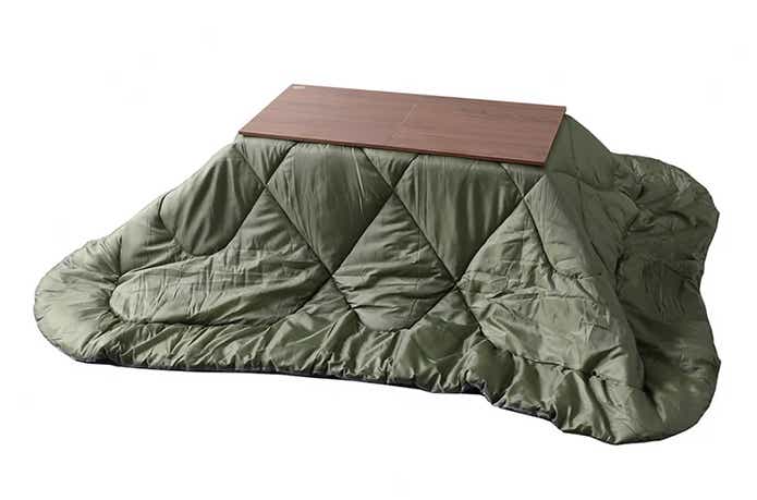 これは争奪戦…！冬キャンプの“こたつ×おでん”を叶えるホカロン