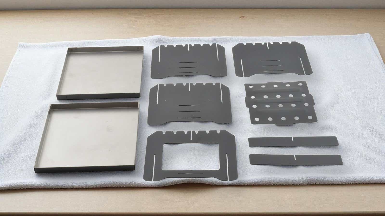 ついにコンロは“1cm以下の時代へ”！新潟・燕の職人が作った「チタン