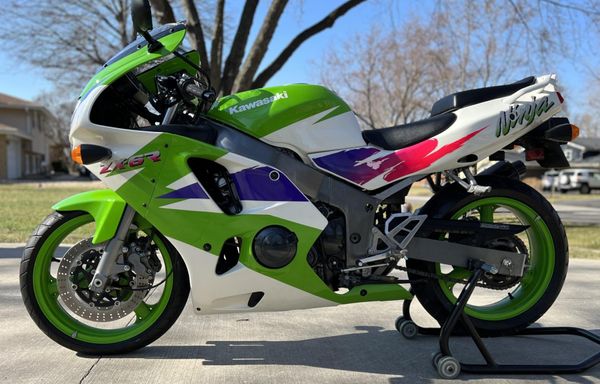 1995 Kawasaki Ninja ZX-6R VIN: JKAZX4F17SA012552 - CLASSIC.COM