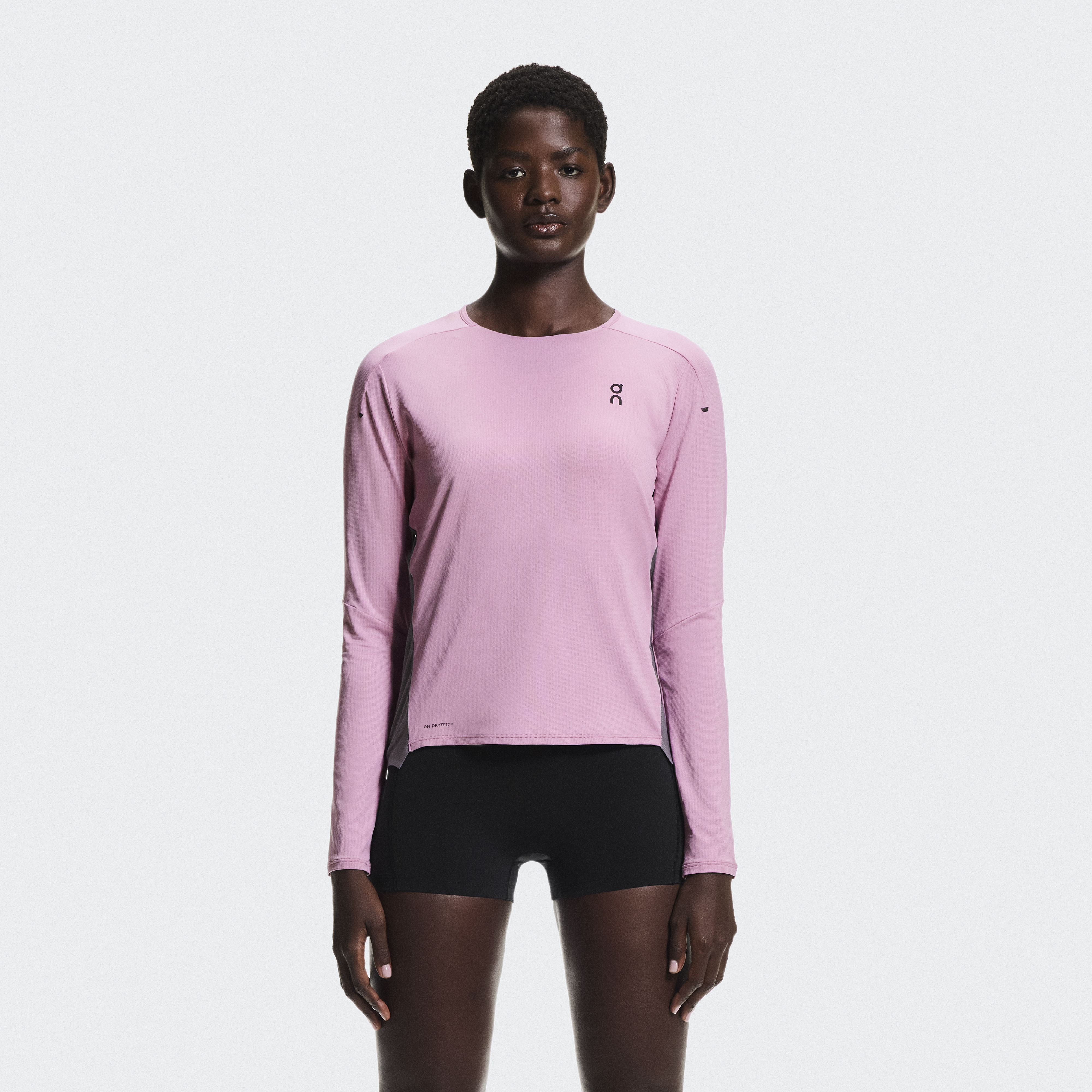 ウィメンズ長袖ランニングシャツ | 高機能トップス | On 日本