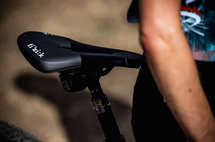 フィジーク】オフロードレースに最適なサドル「VENTO ARGO Xシリーズ