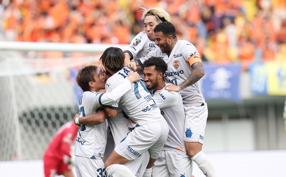 HATTRICK（ハットトリック）-選手の想いをファンへ届ける公式