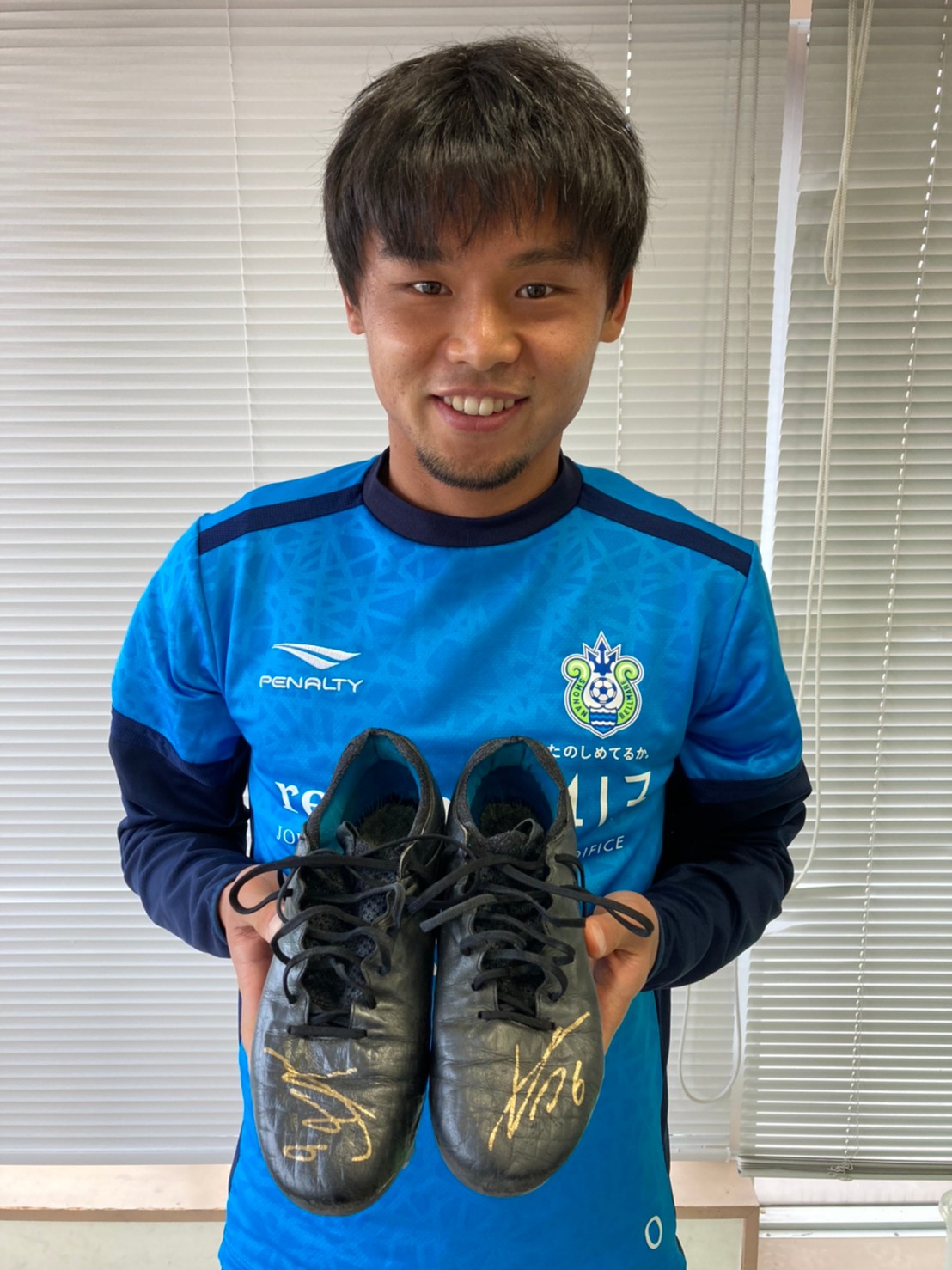 湘南ベルマーレ 谷晃生 サイン入りTシャツ 蛍光イエロー 2026年最新