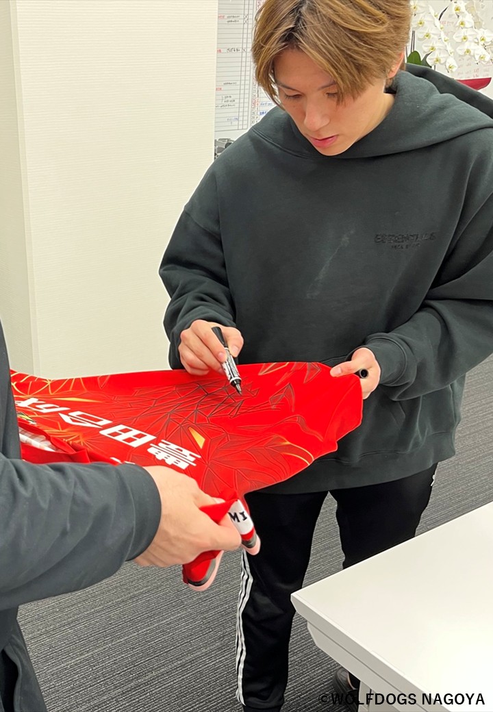 HATTRICK（ハットトリック）-選手の想いをファンへ届ける公式