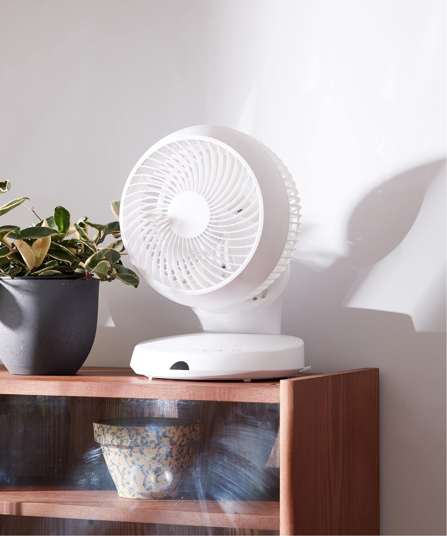 涼しさ＋空気循環、両方叶える！サーキュレーター＆ファン｜JOURNAL