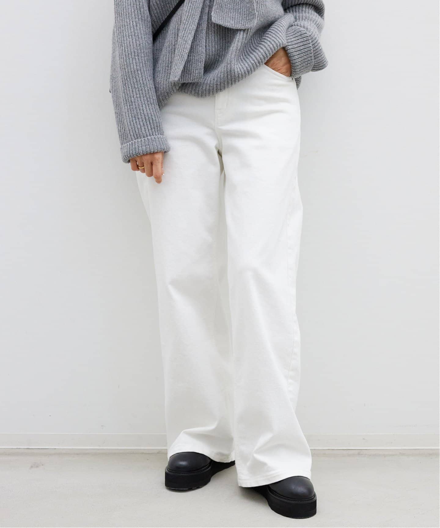 Loose Jeans (white)（デニムパンツ・ジーンズ）｜Deuxieme Classe