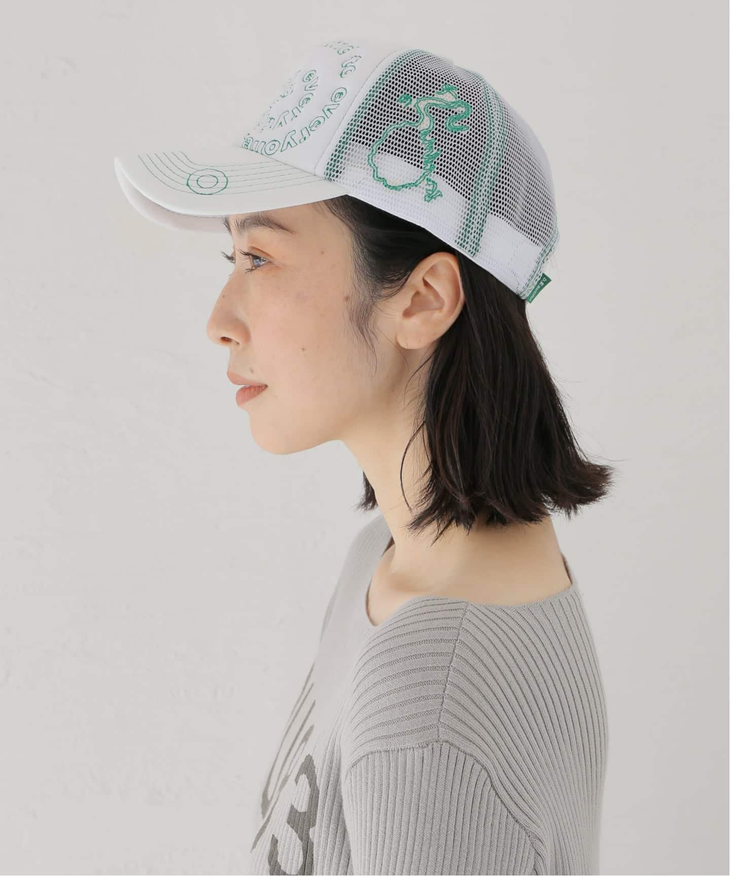b.Eautiful/ビューティフル】b.i Foam Trucker Hat（キャップ