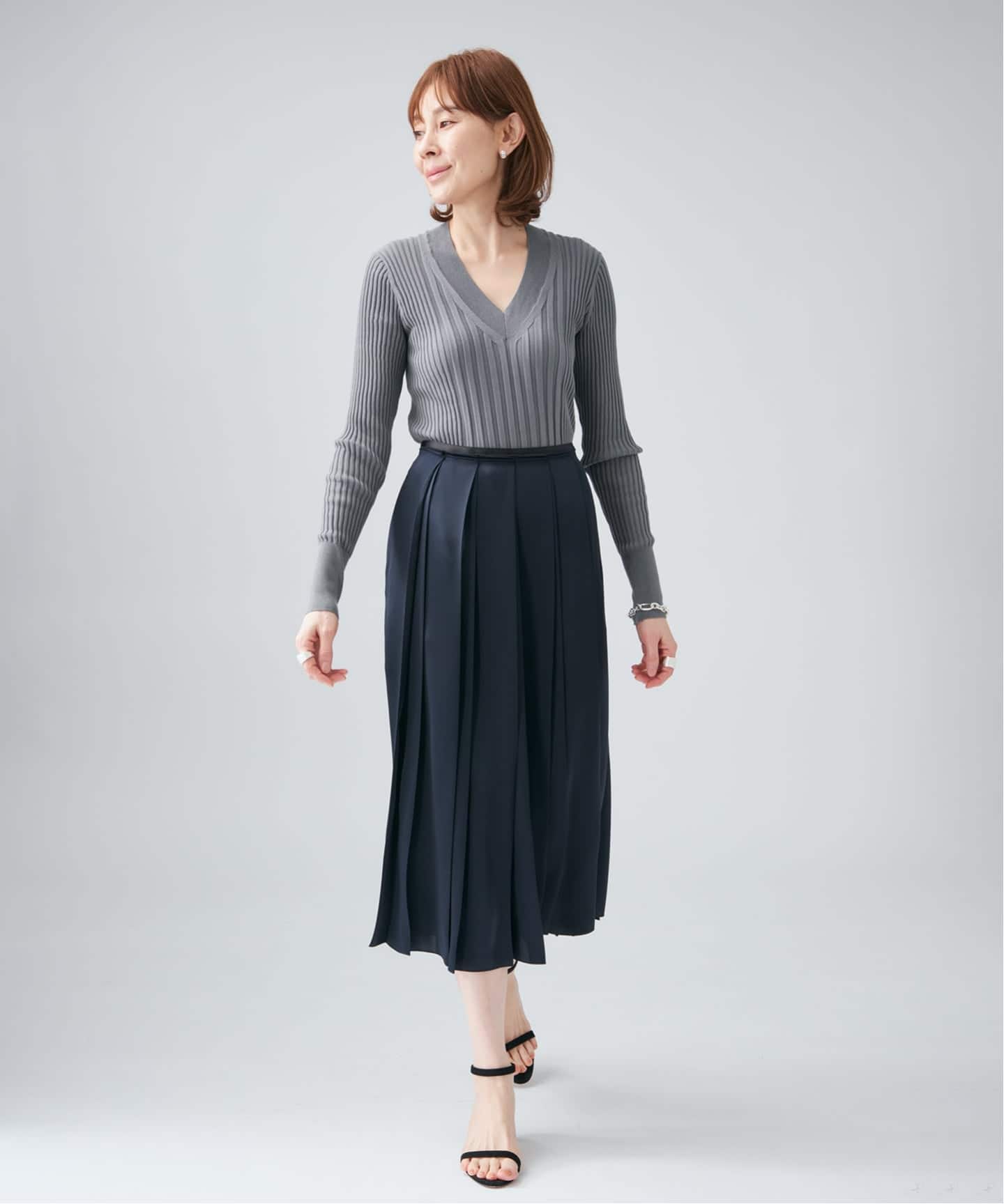 イタリア糸 RIB Vネックプルオーバー（ニット／セーター）｜VERMEIL