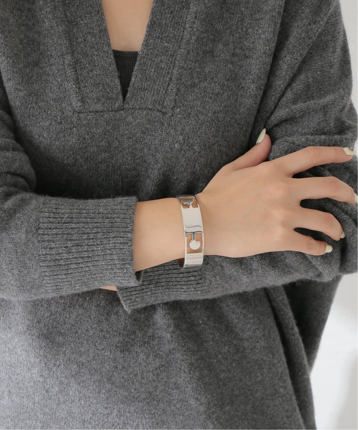 GUCCI / グッチ】G Bangle SLV925（ブレスレット・バングル）｜HIROB