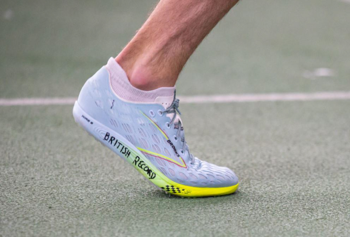 BROOKSの陸上競技用スパイク『エリミネート7』『ワイヤー8』が日本で