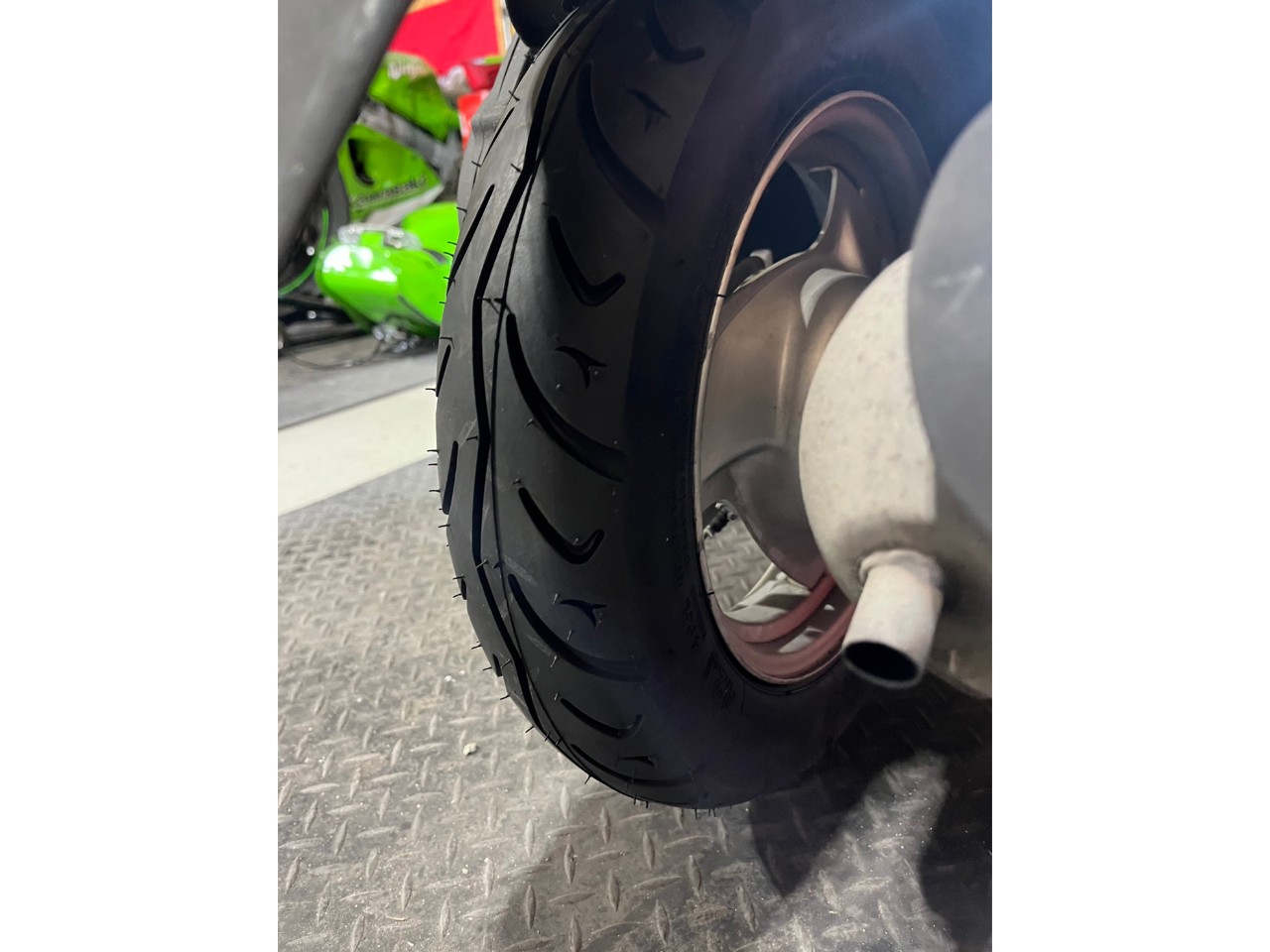 ヤマハJOG 前後タイヤ交換| BDSバイクセンサー