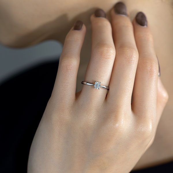 PT950 シンシア エメラルドカット ソリティア リング 0.3ct｜婚約指輪