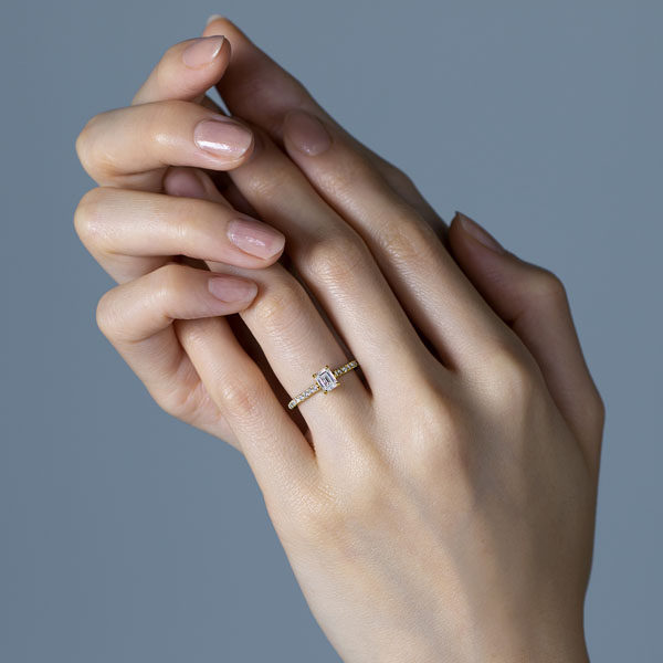 K18YG プレイズ エメラルドカット ダイヤモンド エタニティタイプ