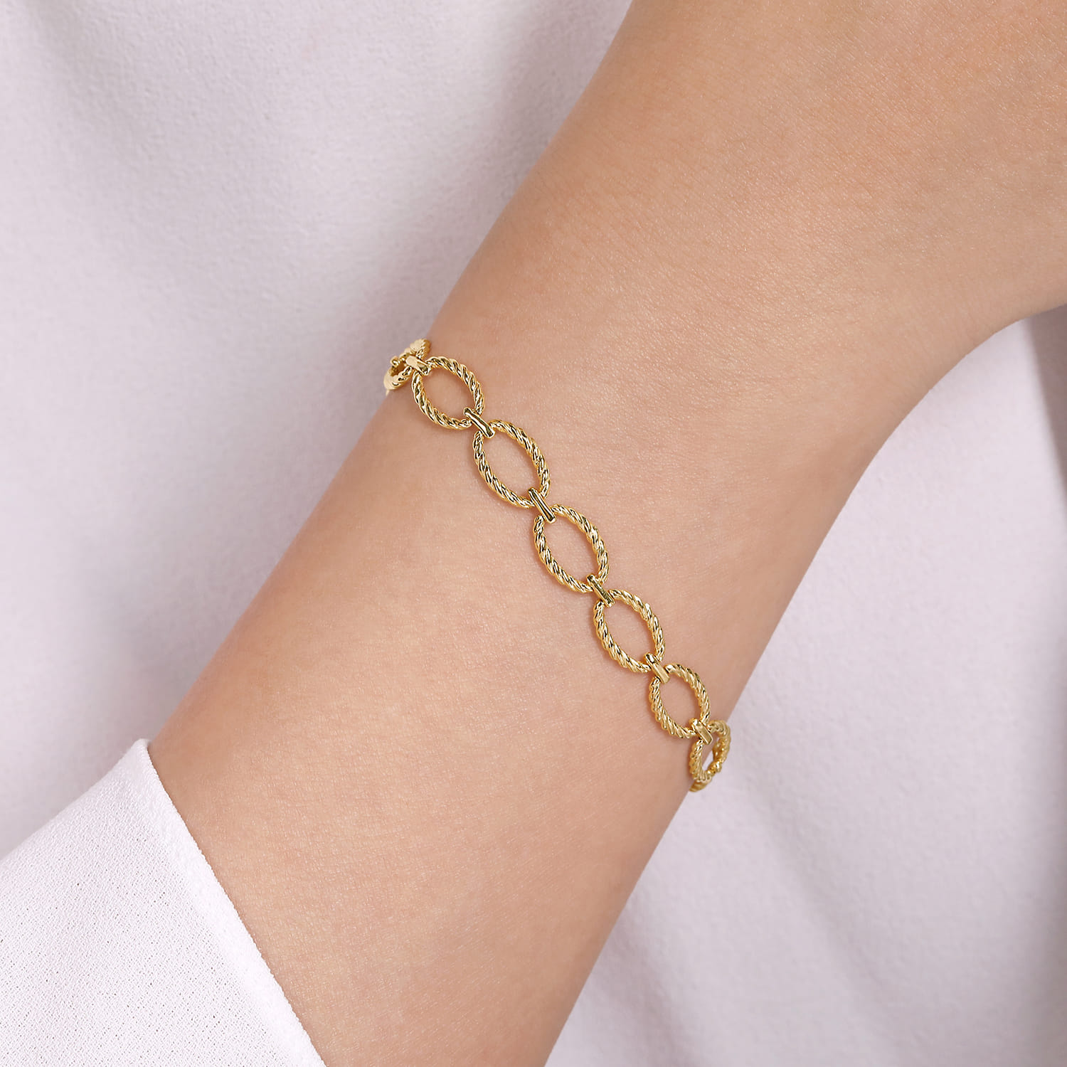 14k Yellow Gold Hampton Link Chain Bracelet. SKU: TB4411Y4JJJ