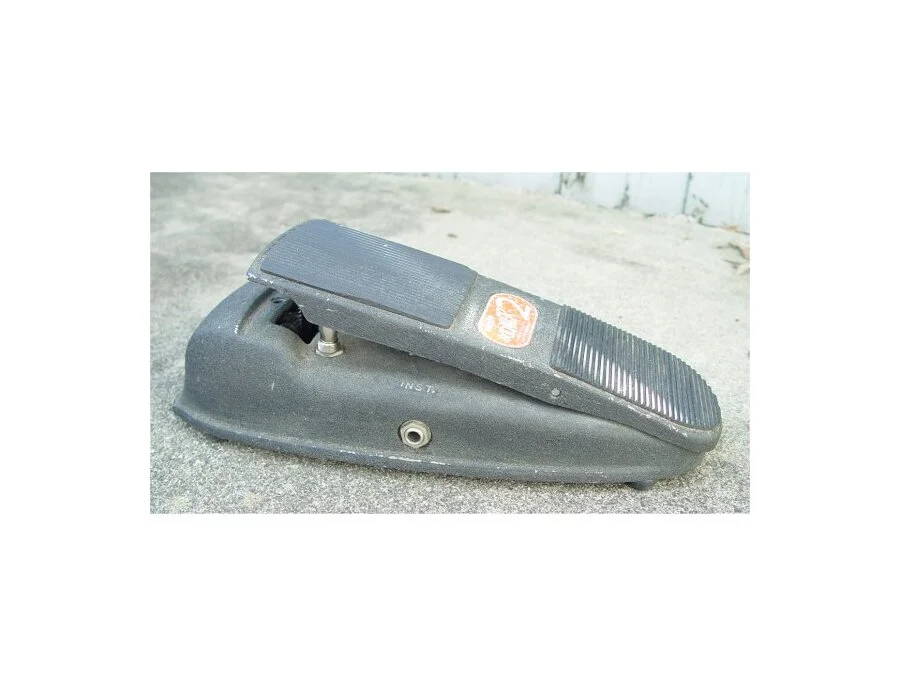 Maestro BG-2 Boomerang - What To Know & Where To Buy | Equipboard