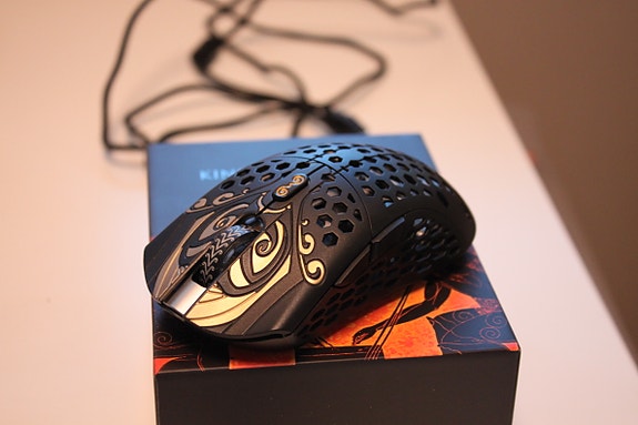Finalmouse Starlight-12 Hades | FINN-torget