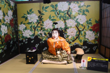 志村けんさんの「バカ殿様ほぼ実寸リアル像」 - 梅田経済新聞