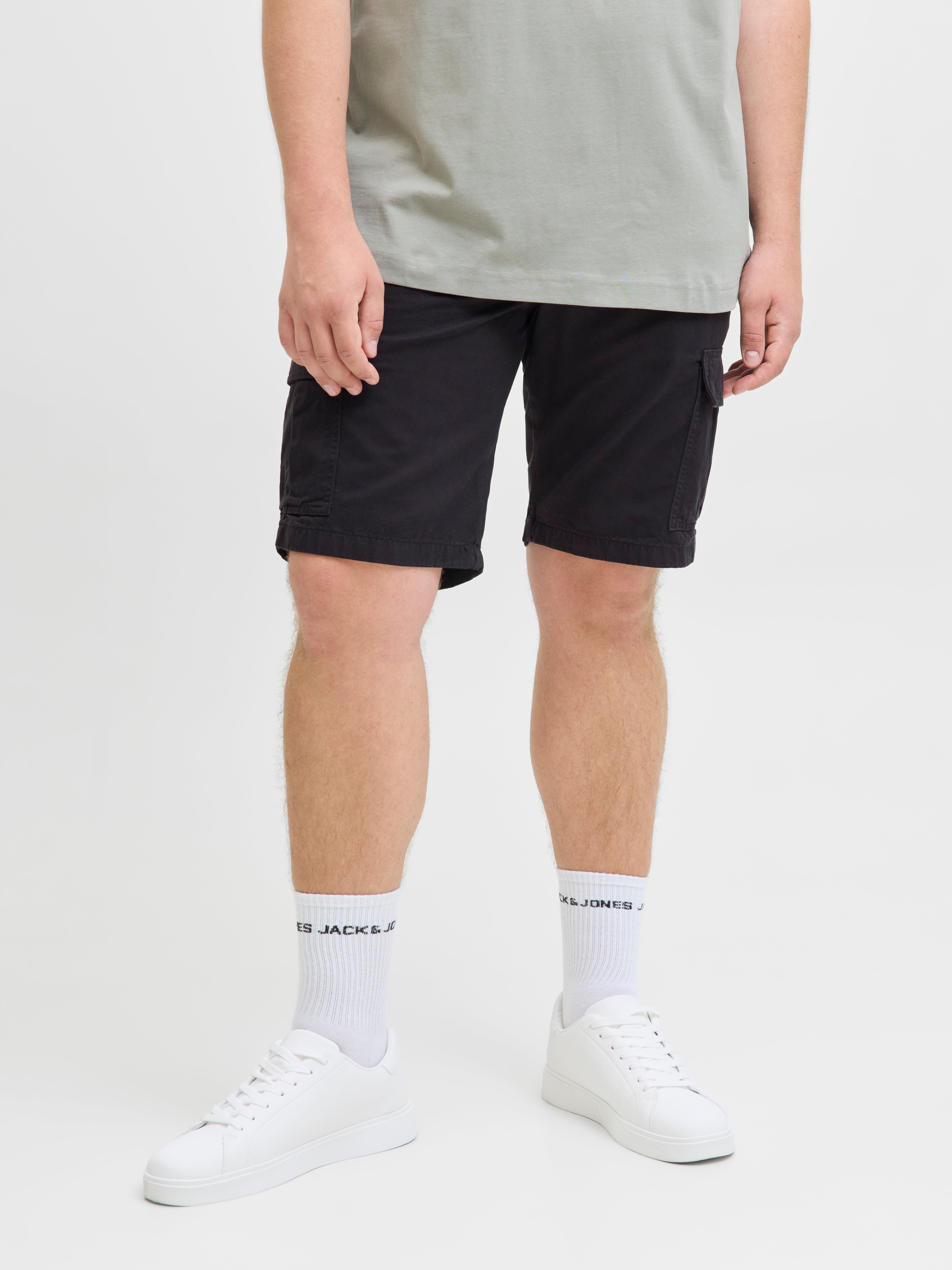 Plus Size Loose Fit Cargo shorts | Black | Jack & Jones®
