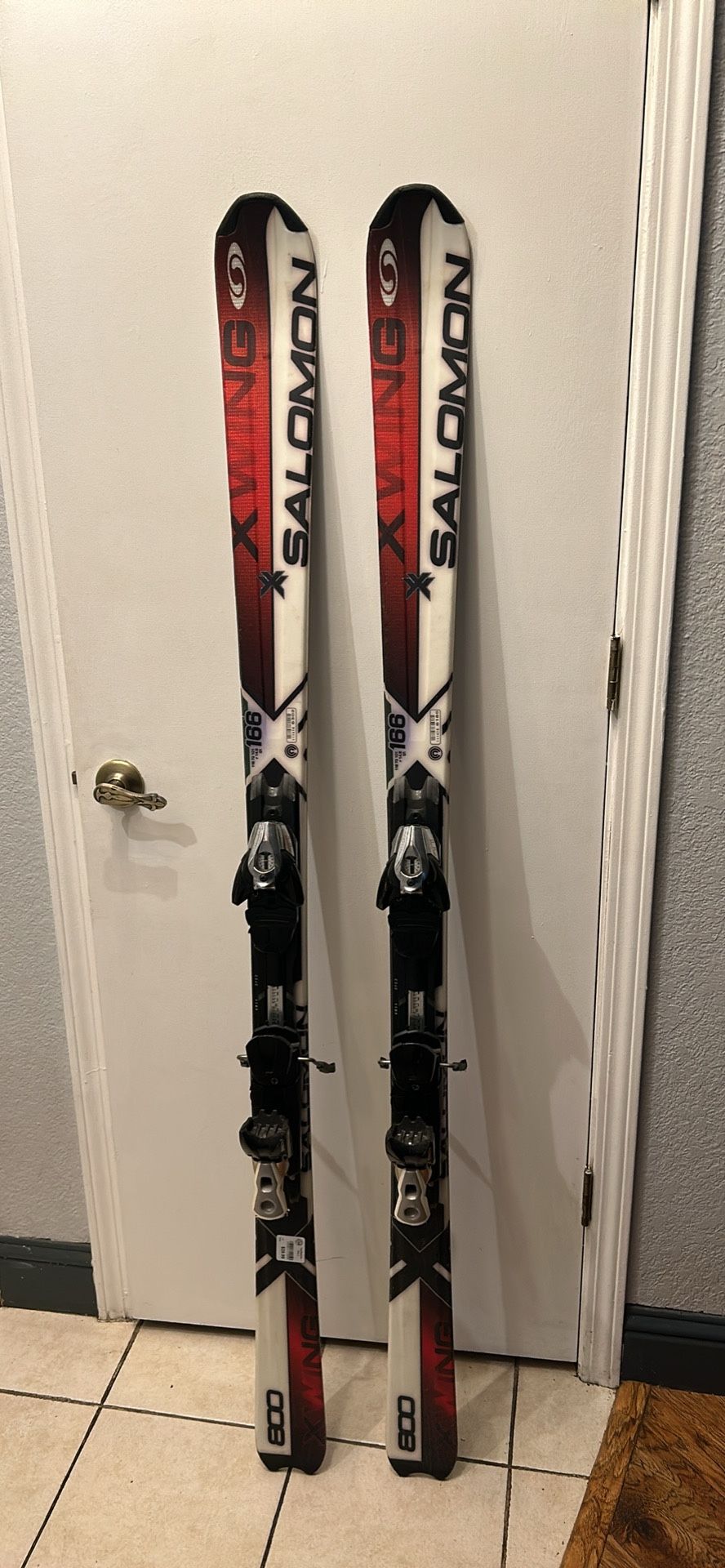 Salomon X Wing 800 skis 166cm for Sale in Sacramento, CA - OfferUp