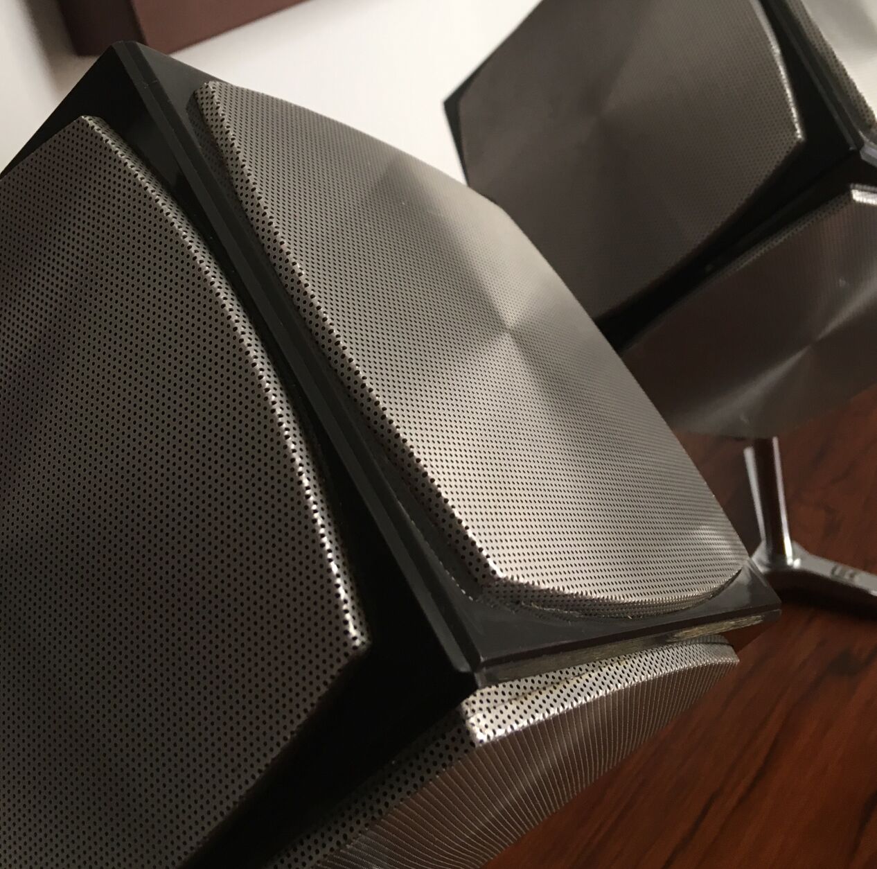 Legendary pair of grundig Audiorama speakers 700 cubes - vintage