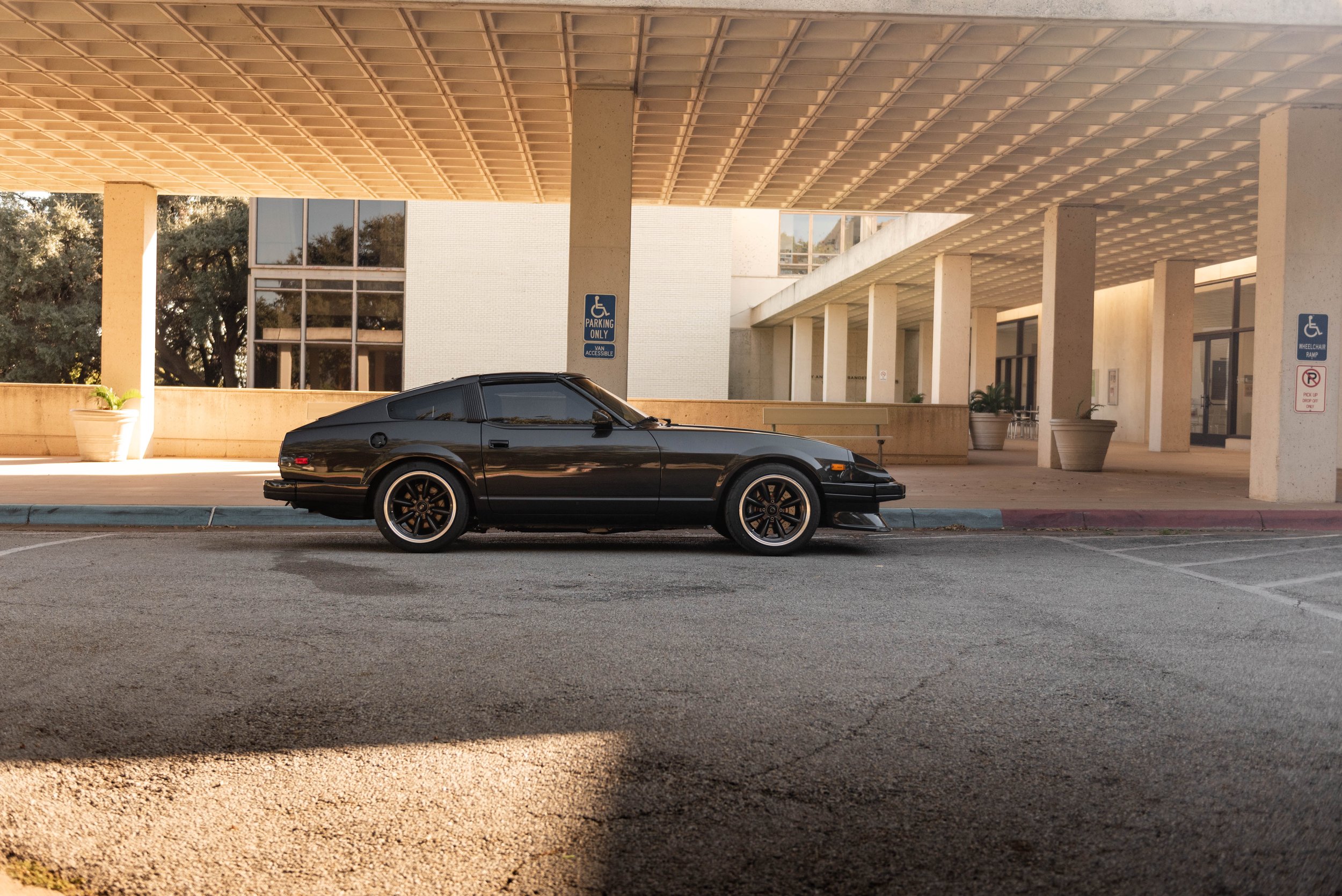 Zach's Dynamic Street Sleeper 83' 280zx Turbo Build — Godzilla