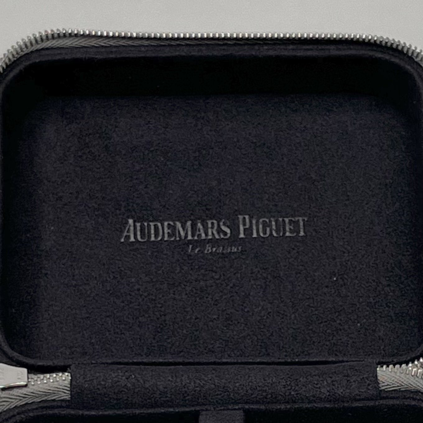 Audemars Piguet Grey Leather Travel Case – Luxury Watch & Jewelry