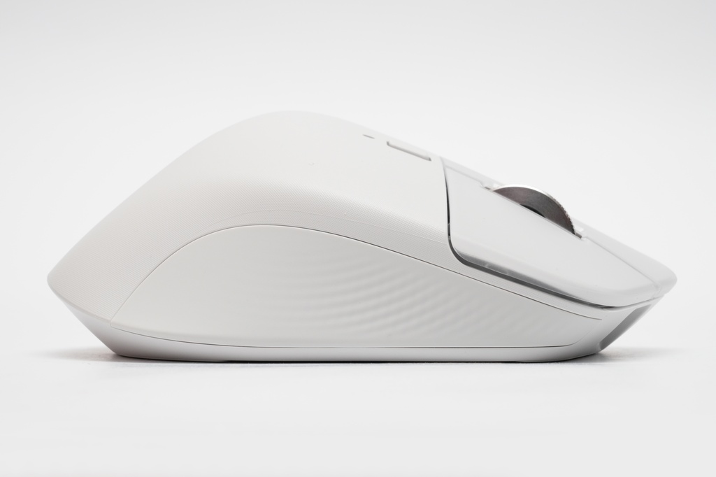 PC-Webzine - もう普通のマウスに戻れない。「親指ランチャー」搭載の